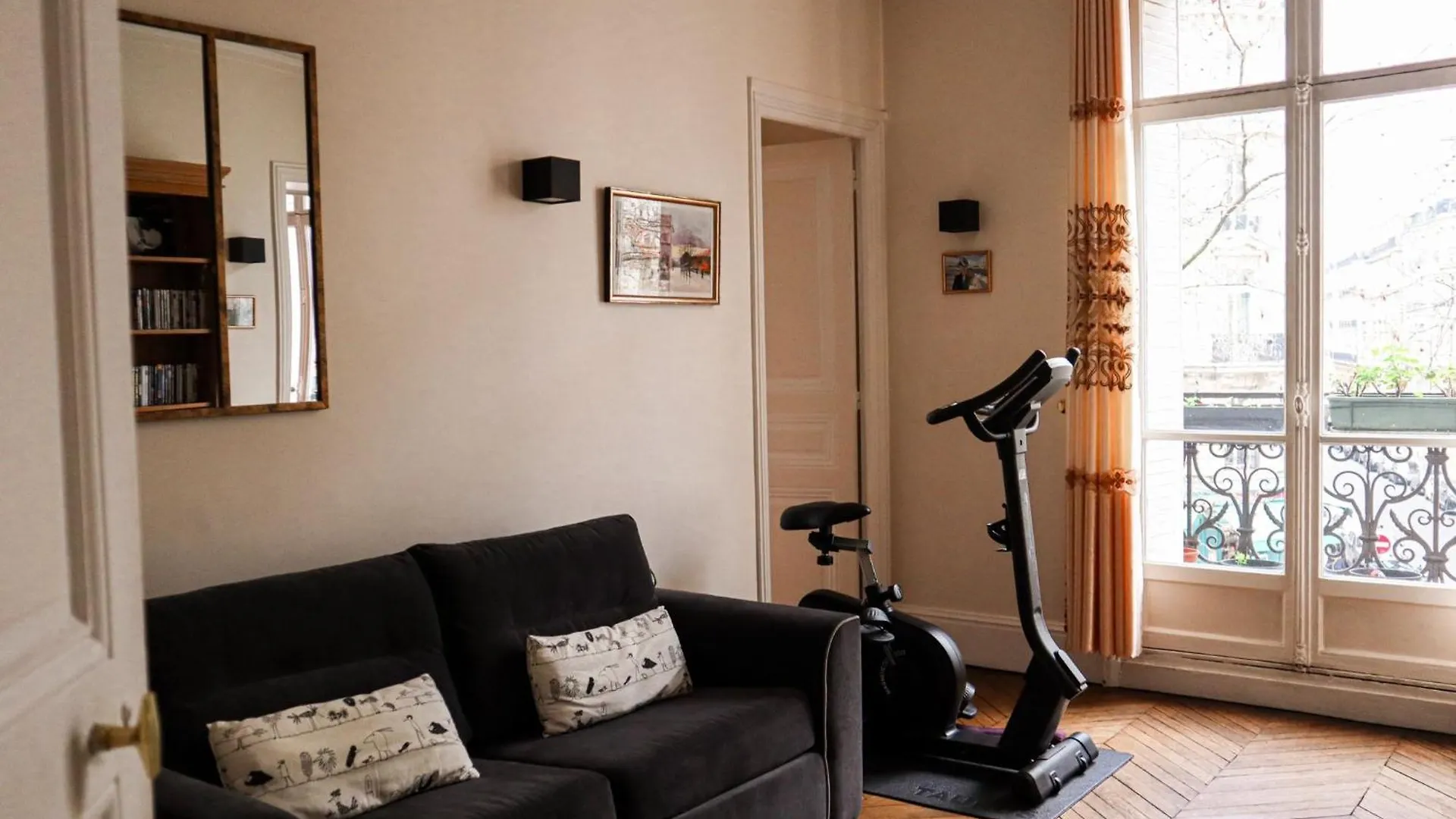 Apartment Grand Appart Proche Champs Elysees Paris France